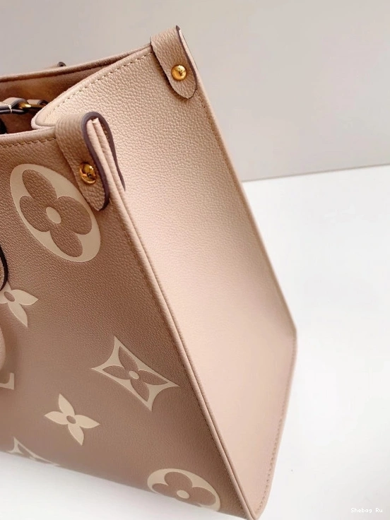LOUIS MM ONTHEGO VUITTON 0812